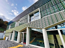 Le stelle, la scuola d&rsquo;avanguardia e gli stranieri che si innamorano di Isnello: il futuro &egrave; sulle Madonie