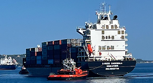 Milazzo, sbarco storico a Giammoro: ormeggia la prima mega portacontainer X‑Press Sagarmala