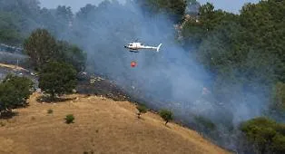 Roccella Valdemone, il fuoco minaccia fino all'Alta Valle dell'Alcantara