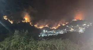 Letojanni nella morsa degli incendi: colline in fiamme, appello a segnalare movimenti sospetti