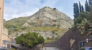 San Vincenzo: partono i lavori al costone, ma &egrave; caos parcheggi