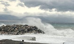 Braccio di ferro Roma-Palermo: il governo impugna la legge della Regione Siciliana sugli aiuti dopo il ciclone Harry