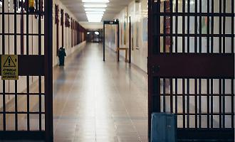 Droni per introdurre droga e cellulari nelle carceri sarde: quattro arresti a Olbia, tra loro anche una donna di Messina