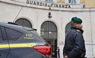 Attraevano e truffavano investitori con obbligazioni maltesi: due indagati e sequestro da 1,2 milioni di euro