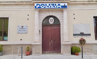 Finti carabinieri truffano un&rsquo;anziana: coppia di pregiudicati bloccata sull&rsquo;A20 dopo la fuga