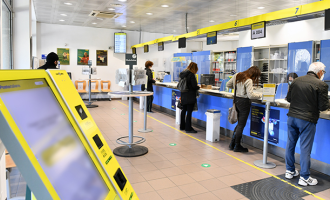 Pulizie negli uffici postali, stipendi fermi da gennaio: cresce la tensione a Messina