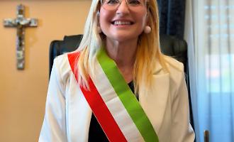 Melangela Scolaro proclamata sindaca: "Barcellona ha dimostrato di essere libera e coraggiosa"