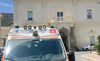 Ambulanza del 118 bloccata a Lipari: i soccorritori rinunciano ai turni per i costi dei traghetti