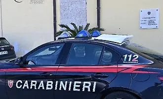Pugno in volto alla moglie davanti al figlio minorenne: arrestato un 54enne a Milazzo