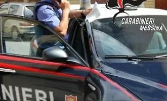 Picchiata e costretta a dormire sulle scale: 44enne tunisino arrestato a Taormina