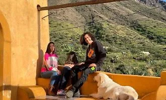 A Ginostra riapre dopo vent'anni la scuola primaria con una sola alunna