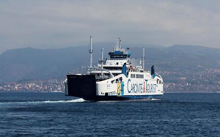 Trasporti alle isole minori, il caro carburante incide sul costo dei biglietti: ma ci sono anche dieci anni di ritardi