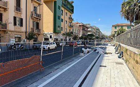 Pista ciclabile in via Cesare Battisti, prorogata, ma con una variante