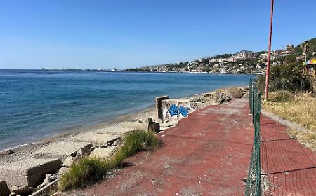 Trocadero, la pista spazzata dal mare, un progetto di recupero fermo da anni, ma "a breve il bando"