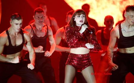 Da "Amici" a regina del pop: la trasformazione di Annalisa fa impazzire Messina