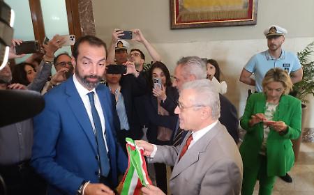 Basile proclamato sindaco, bis trionfale con 64.512 voti: "Stavolta &egrave; diverso"