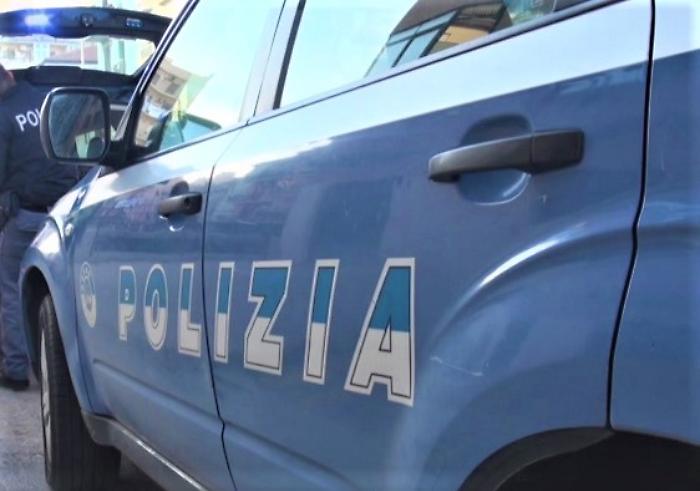 Trovati con quasi 5 chili di droga e una pistola, arrestati due fratelli