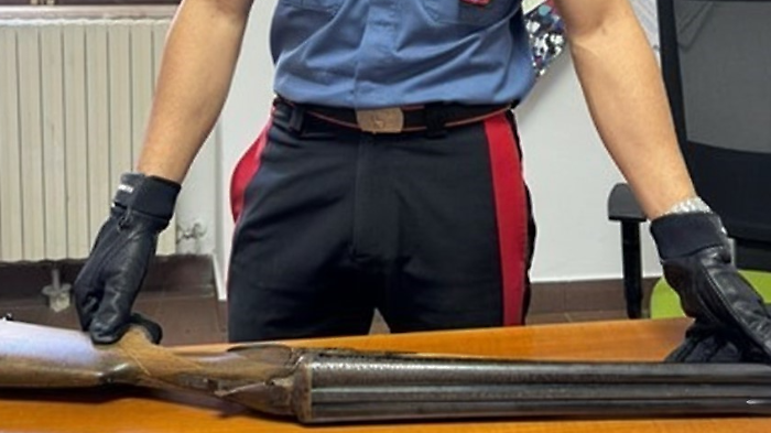 Ramacca, spara in campagna con un fucile clandestino: arrestato 40enne pregiudicato