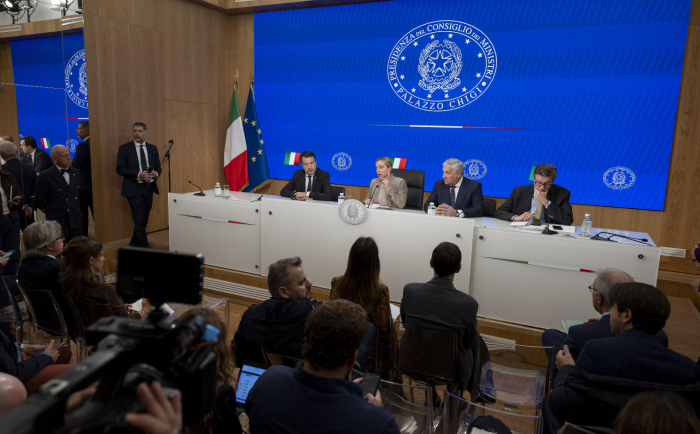 Dalla cedolare sugli affitti brevi al 26% alle accise sul diesel fino all'età pensionale, le misure della manovra che fanno discutere