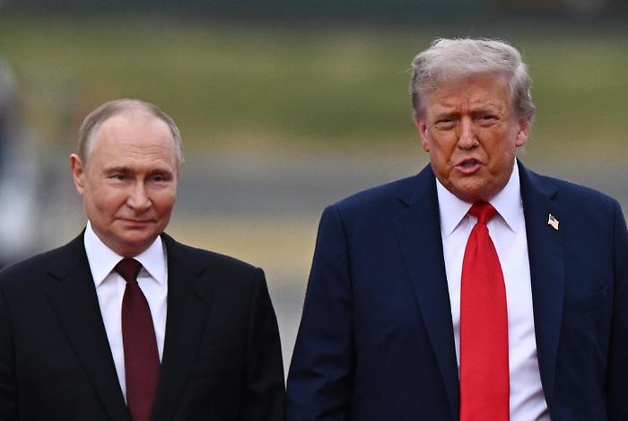 Putin: «Le sanzioni Usa contro Rosneft e Lukoil sono un atto ostile. Se Kiev ci attacca con i Tomahawk la risposta della Russia sarà schiacciante»
