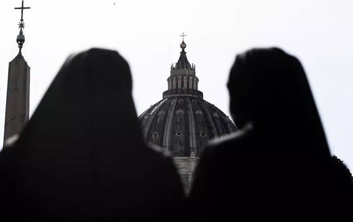 Le suore organizzano in convento  corsi di autodifesa per le donne