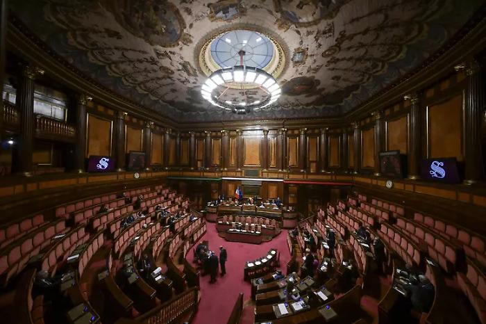 Al Senato l'Aula si infiamma con l'intervento di Scarpinato: «Berlusconi, Dell’Utri e altri condannati perchè colpevoli, no vittime»