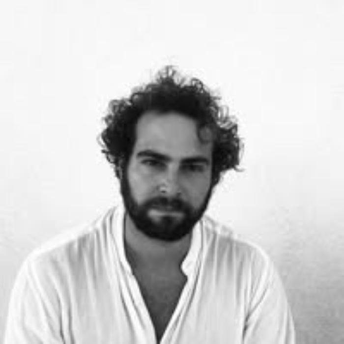 In scena alla Sala Futura “Ciliegi rosa”, lo spettacolo firmato da Danilo De Luca