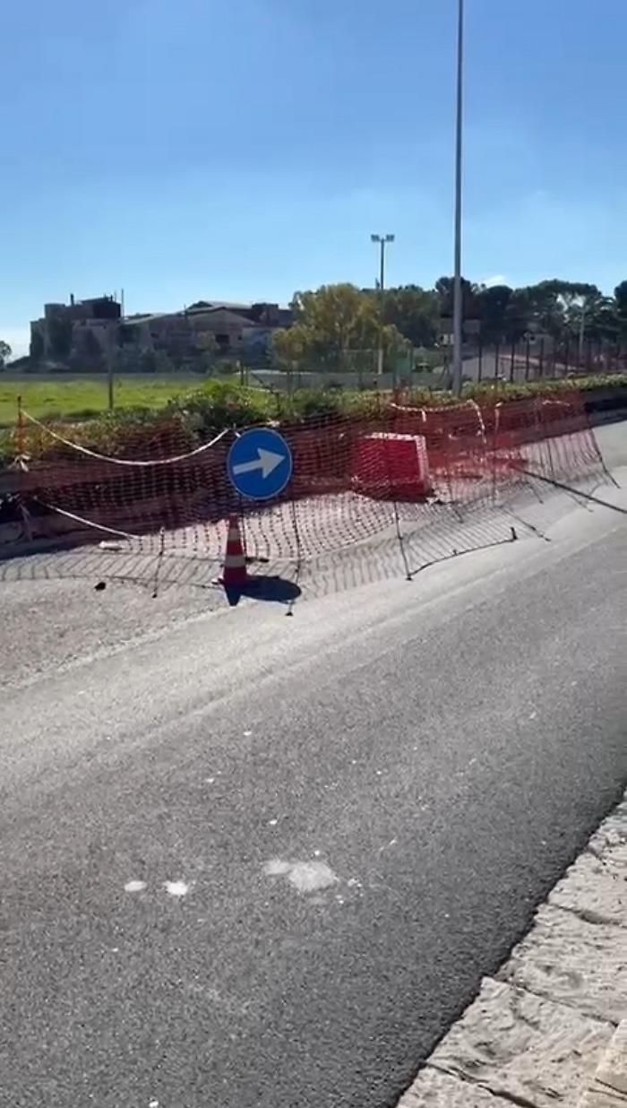 Ragusa, il Pd: "Pericolosa strozzatura in via Achille Grandi. Da mesi è così. ma nessuno risponde alle sollecitazioni"