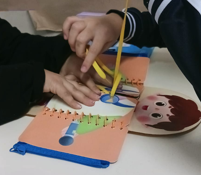 Circo, danza, yoga e teatro per tenere i ragazzi a scuola: l'esperimento per tre anni in otto scuole della provincia etnea 