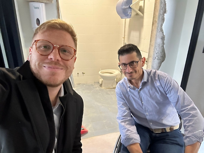 Al Policlinico di Catania iniziati i lavori per creare i bagni per disabili. La Vardera: &laquo;Grazie alla nostra denuncia&raquo;