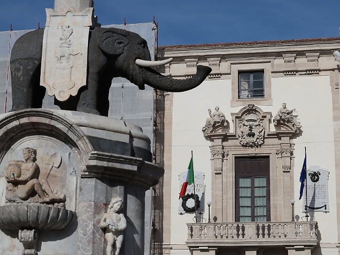 Fuori bilancio e urgenti: ecco l&rsquo;identikit dei 320 debiti che il Comune di Catania deve pagare