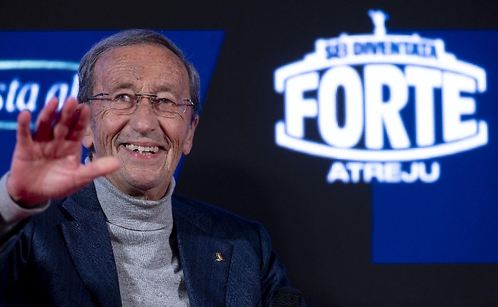 D&eacute;j&agrave;-vu ad Atreju, Gianfranco Fini torna tra applausi e ricordi: &laquo;Uno sbaglio la fine di An...&raquo;