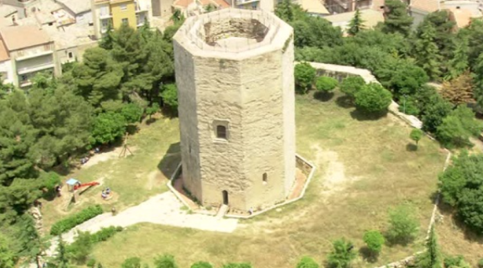 La Torre di Federico &egrave; a rischio sicurezza a causa di infiltrazioni di acqua: il Comune cerca 110mila euro per gli interventi necessari