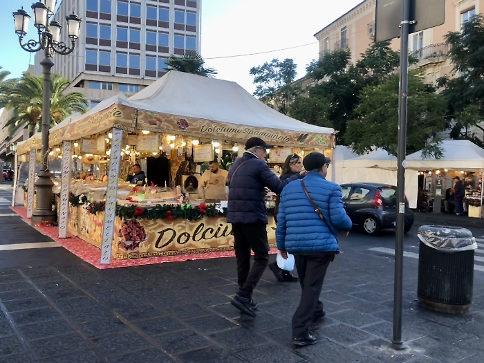 Catania, i mercatini di Natale &ldquo;osservati&rdquo; speciali: via chi non &egrave; in regola