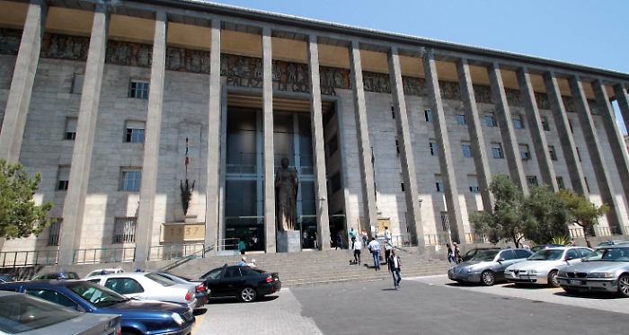 Catania: accusato di tentato omicidio per aver difeso il padre aggredito da un cliente, il Tribunale lo assolve