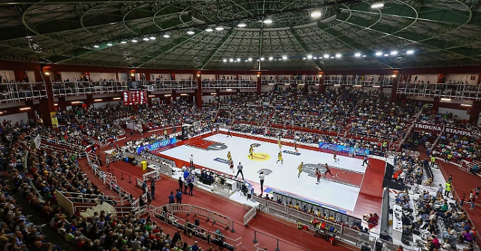 Basket, tutta la serie A risponde a Trapani: &laquo;Il presidente della Lega lavora per tutti&raquo;. E Shark replica: &laquo;Non vi permettete&raquo;