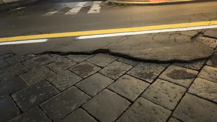 Manto stradale danneggiato