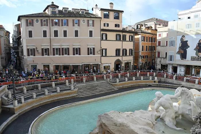 Gualtieri ufficializza: &laquo;Da febbraio a Roma biglietto da due euro per la Fontana di Trevi&raquo;
