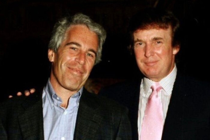 Caso Epstein, la lettera che cita Trump: &laquo;Al presidente piace palpeggiare le giovani donne&raquo;