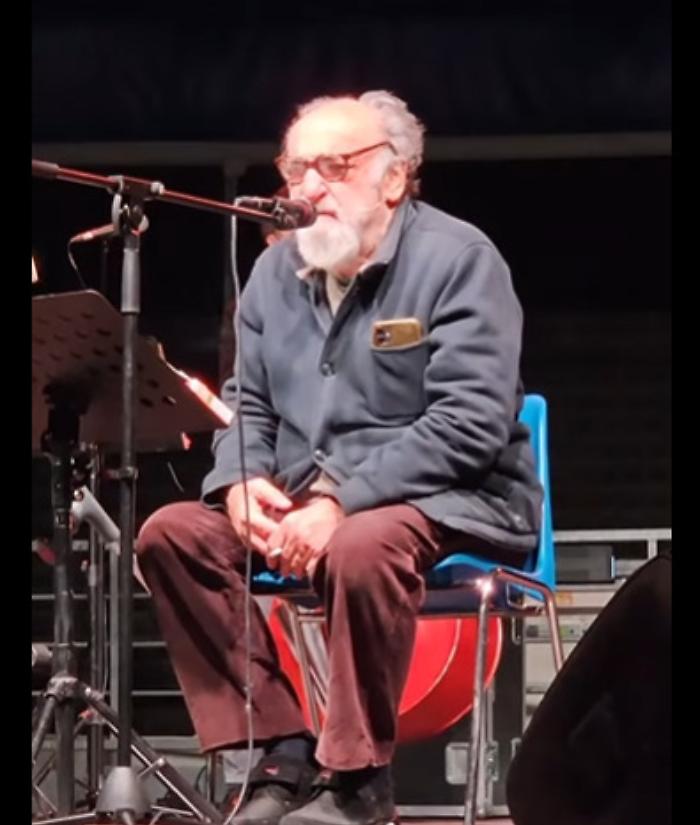 Caldaia guasta in teatro: il pubblico, infuriato, trova per&ograve; una soluzione per Alessandro Haber