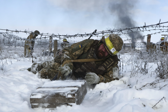 Russia e Ucraina, sale la tensione. Mosca: "Intercettati 64 droni". Kiev: "Russi avanzano a Pokrovsk"