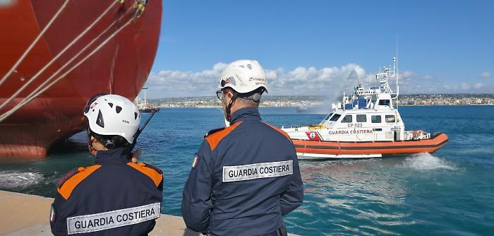 Porto di Pozzallo, sanzioni e detenzione per una nave "bulk carrier"