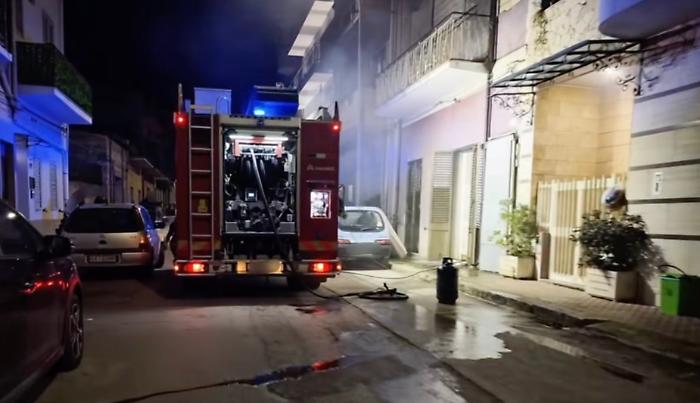 Incendio nel corso della notte in un'abitazione di Acate, forse un cortocircuito