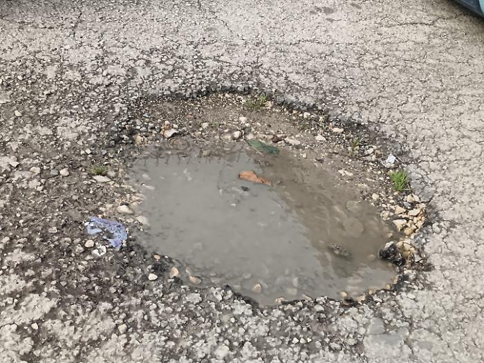 Buche stradali nelle borgate a mare di Scicli, Scimonello: "Superato il senso della vergogna"