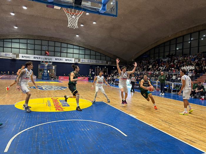 La Virtus Ragusa resiste all'ultimo assalto: battuta Monopoli