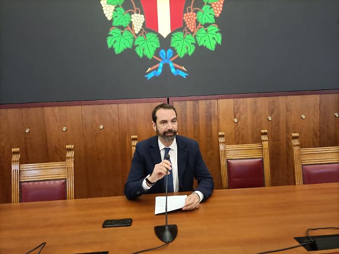 Messina, si &egrave; dimesso il sindaco Basile