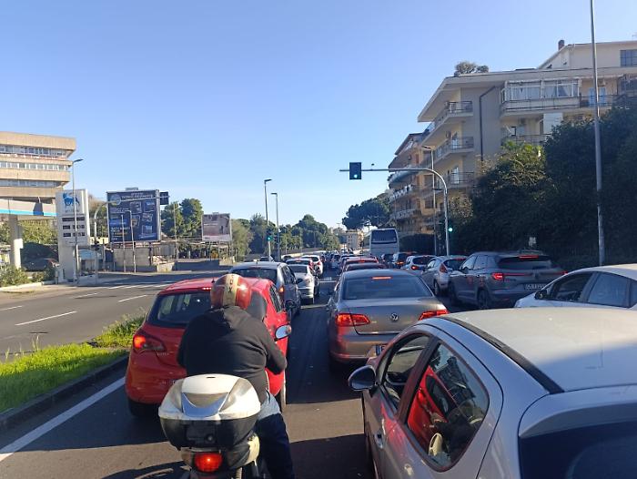 Catania, traffico eccezionale in circonvallazione: code chilometriche e citt&agrave; bloccata