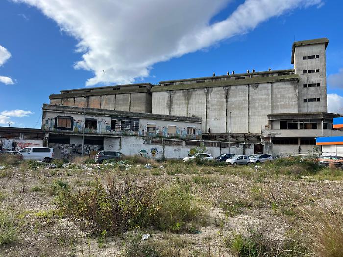 Ruspe pronte ma ferme, Palazzo Zanca rassicura: "Area portuale liberata entro giugno"