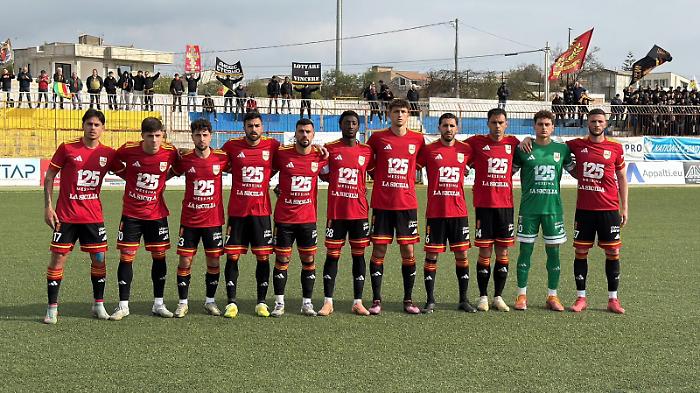 Messina, pari e rimpianti a Favara