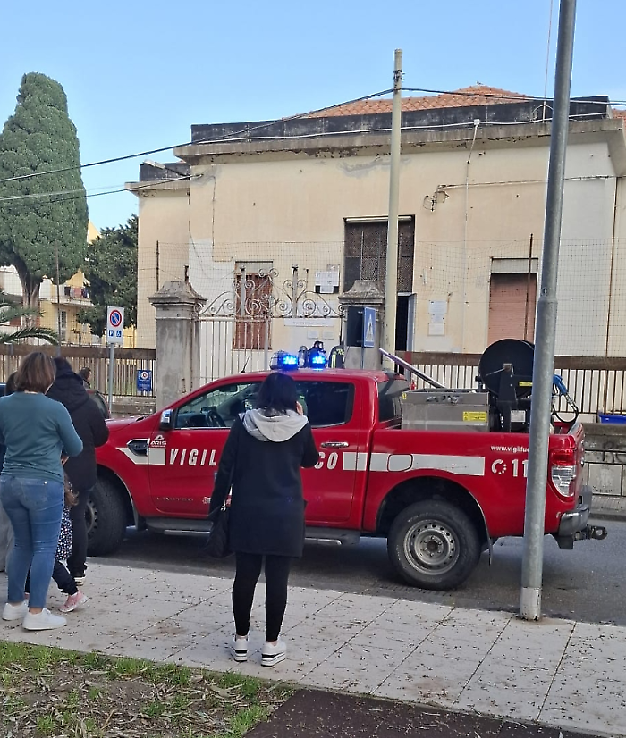 Incendio in una scuola a Messina: lezioni sospese sine die